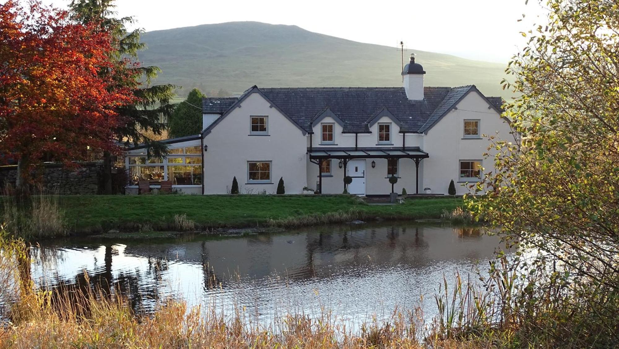 Llwyn Onn Guest House, North Wales Pentrefoelas Bagian luar foto