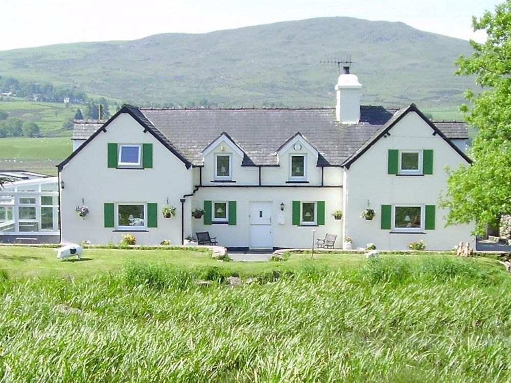 Llwyn Onn Guest House, North Wales Pentrefoelas Bagian luar foto